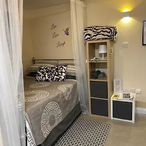 Apartment Grangemill Garden Annex, London
